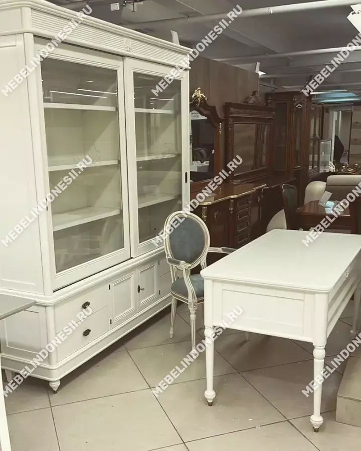 Стол письменный на ножках "Бурбон" Орех BJ840  купить в интернет магазине Мебель из массива. Звоните +7 495 961-63-63 Письменные столы из массива дерева