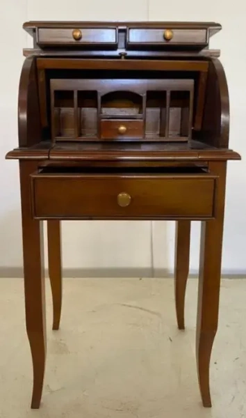Стол-бюро  