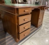 Письменный стол с зеленой кожей 135 см  