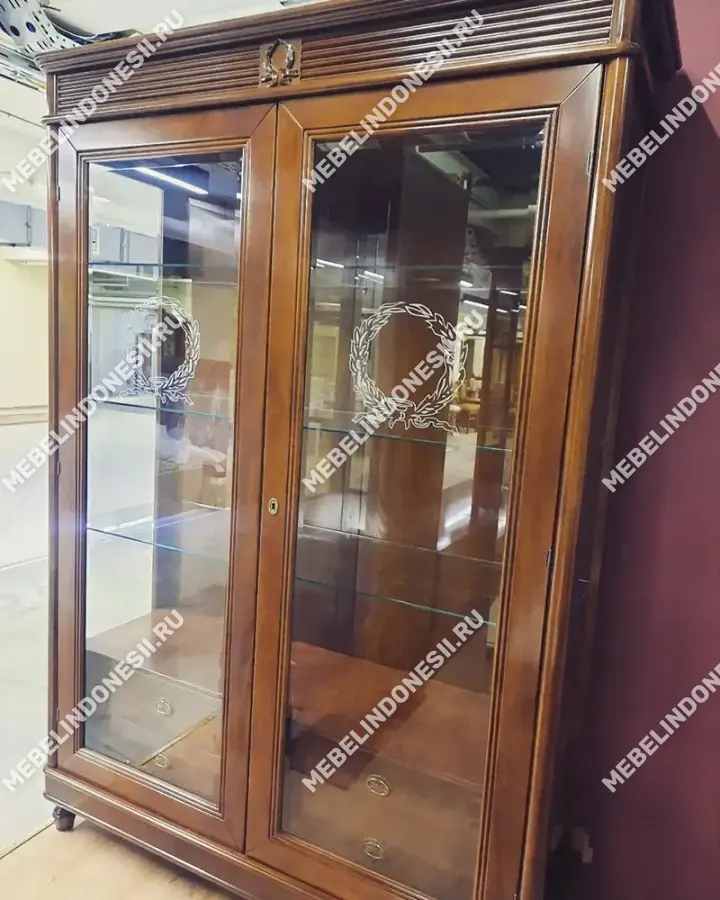 Витрина 2х дверная "Мария Сильва" Орех MS908B  купить в интернет магазине Мебель из массива. Звоните +7 495 961-63-63 Витрины из массива дерева